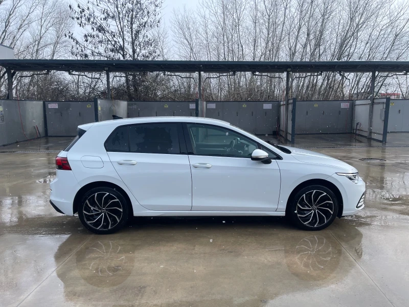 VW Golf 8 2.0TDI 150hp DSG РЕГИСТРИРАН ОБСЛУЖЕН КАТО НОВ, снимка 5 - Автомобили и джипове - 48553074