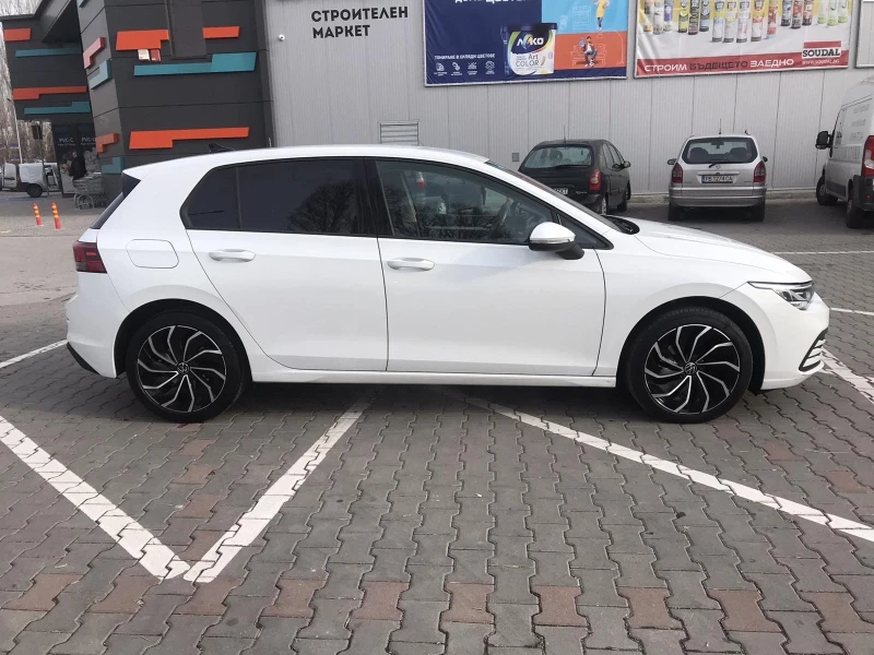 VW Golf 8 2.0TDI 150hp DSG КАТО НОВ, снимка 3 - Автомобили и джипове - 48553074