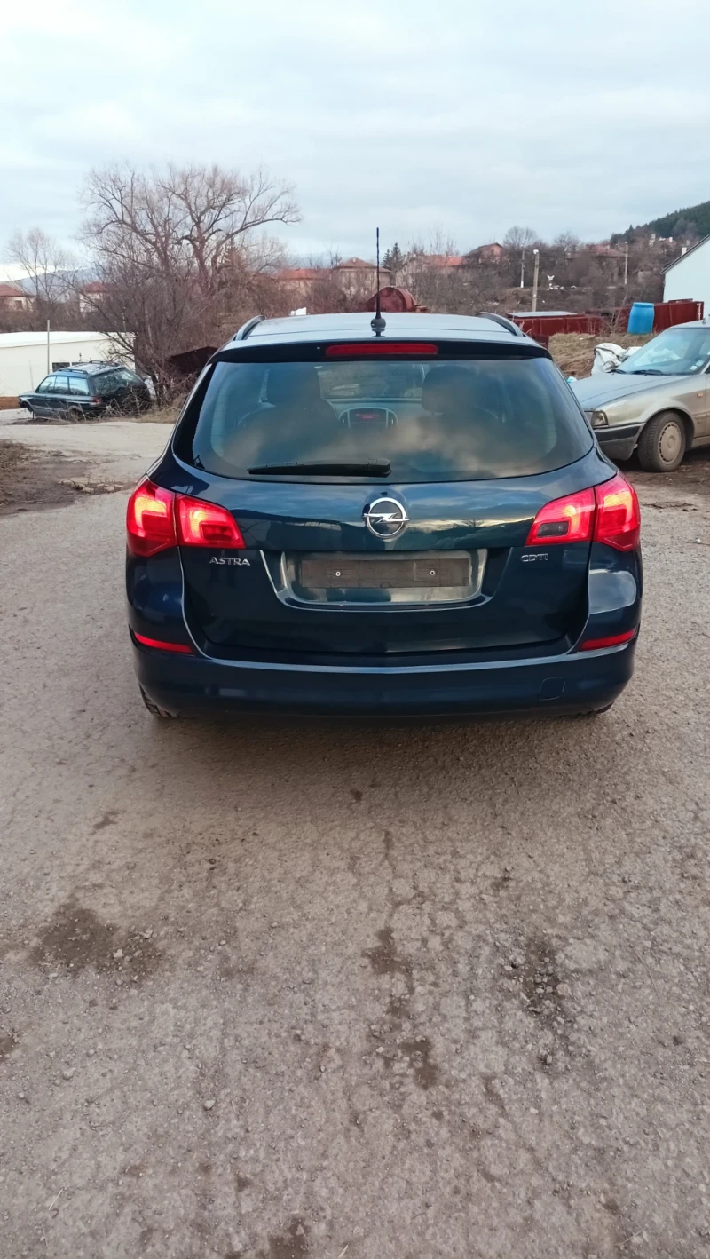 Opel Astra 1.7 CDTI 110 c.s., снимка 6 - Автомобили и джипове - 48999231