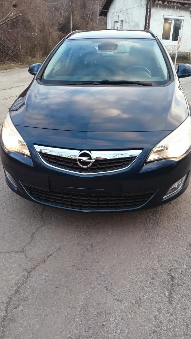 Opel Astra 1.7 CDTI Sports Taurer , снимка 2 - Автомобили и джипове - 48999231