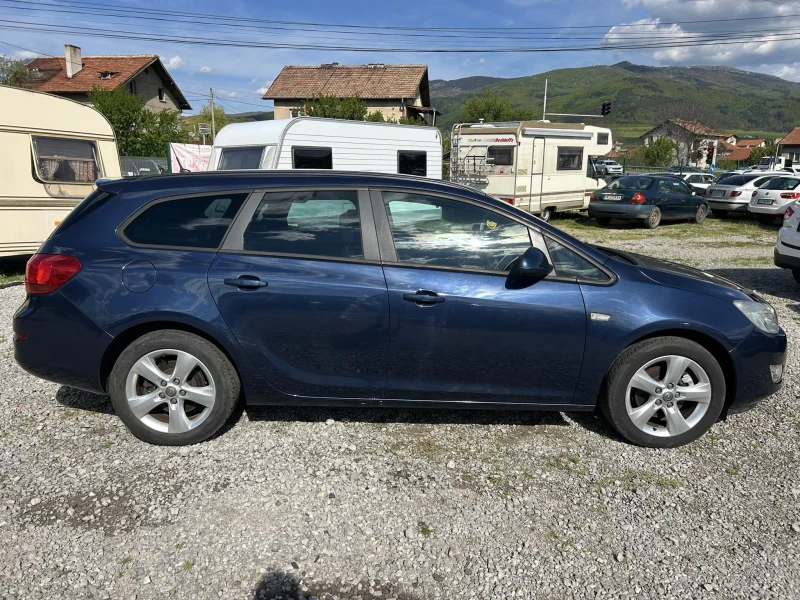 Opel Astra 1.7 CDTI Sports Taurer , снимка 8 - Автомобили и джипове - 52554023
