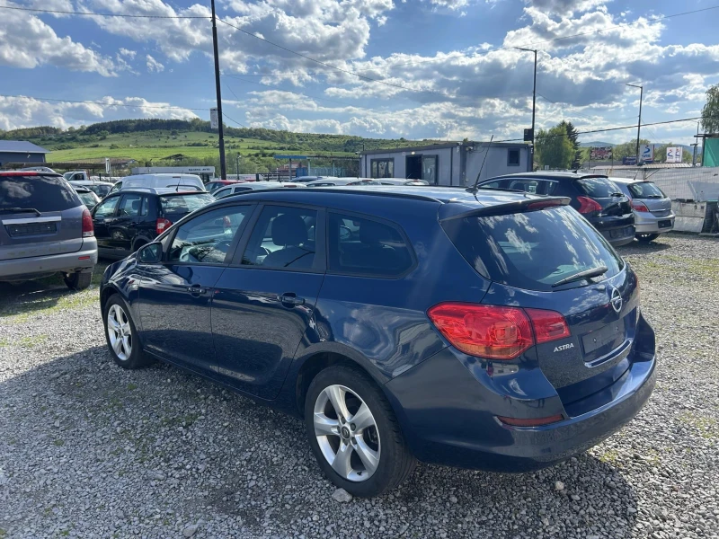 Opel Astra 1.7 CDTI Sports Taurer , снимка 3 - Автомобили и джипове - 52554023