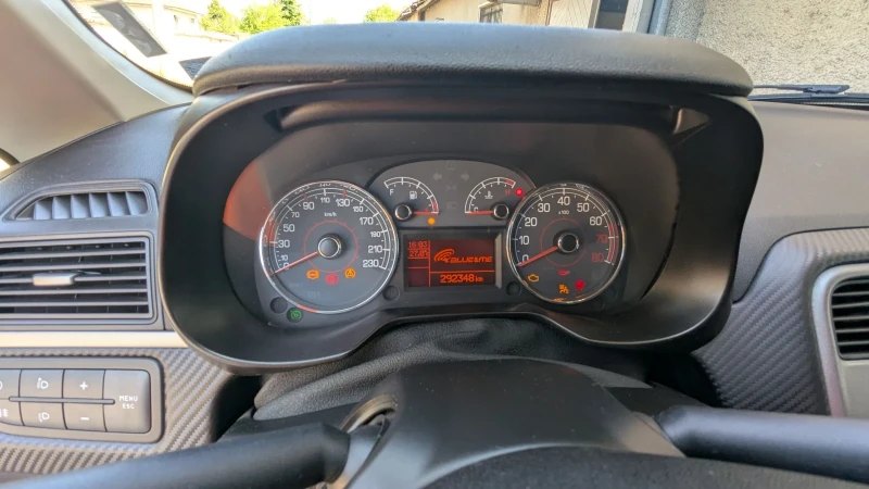 Fiat Punto 1, 4 T-jet 120кс, снимка 11 - Автомобили и джипове - 52206753