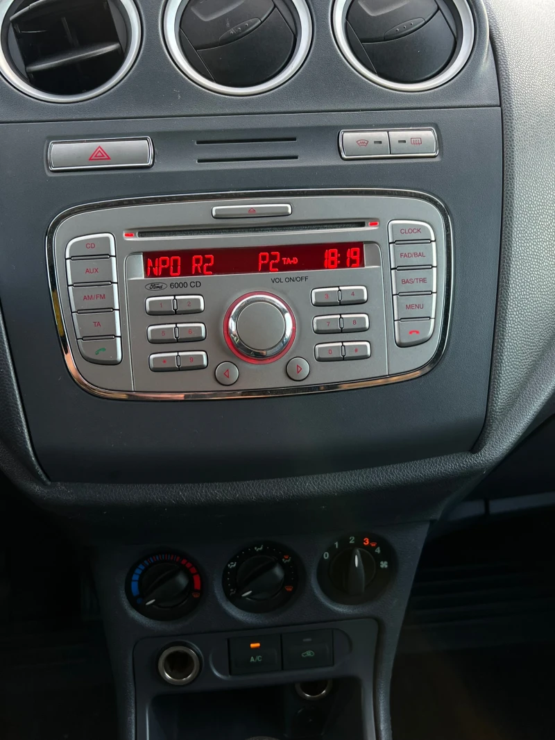 Ford Connect Ford Transit Connect 1.8 TDCi , снимка 9 - Автомобили и джипове - 51843675