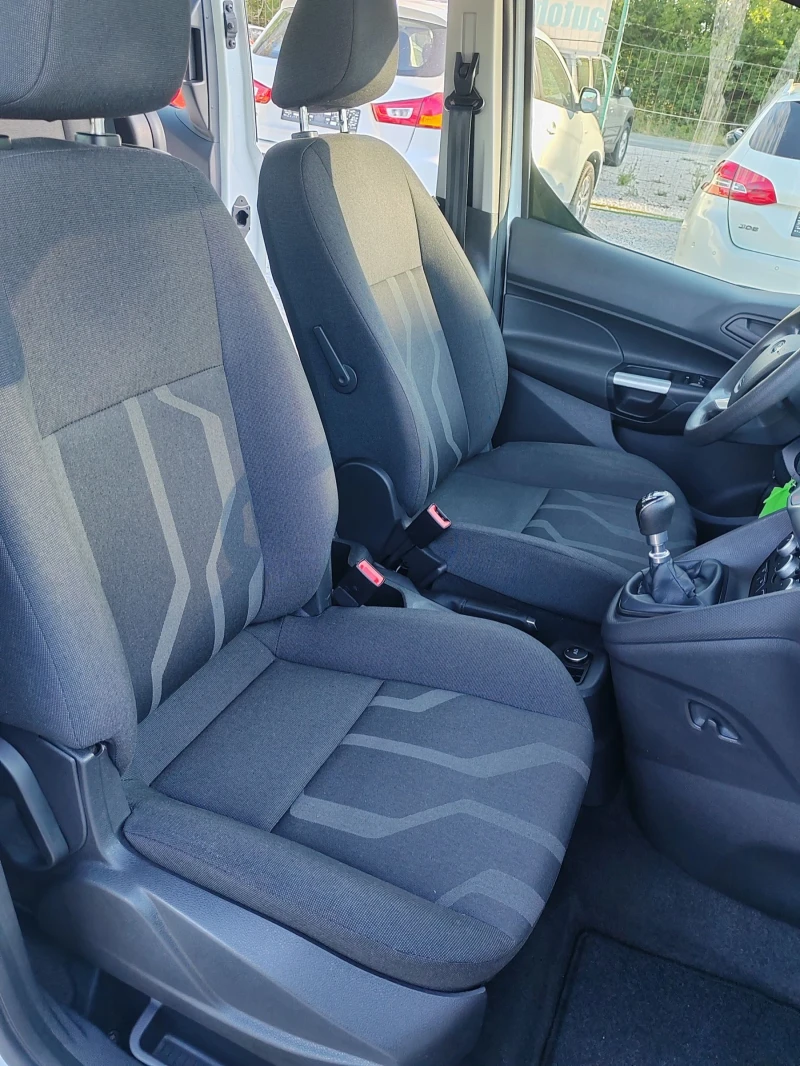 Ford Tourneo Connect 1.0, 101к.с. ТОП, снимка 9 - Автомобили и джипове - 51514337