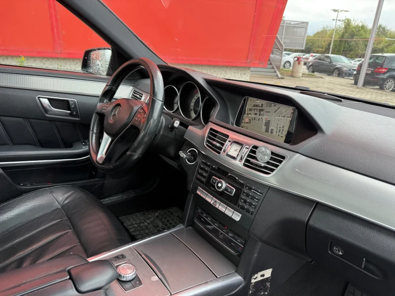 Mercedes-Benz E 220 FACELIFT* AMG* LeD, снимка 10 - Автомобили и джипове - 51806408