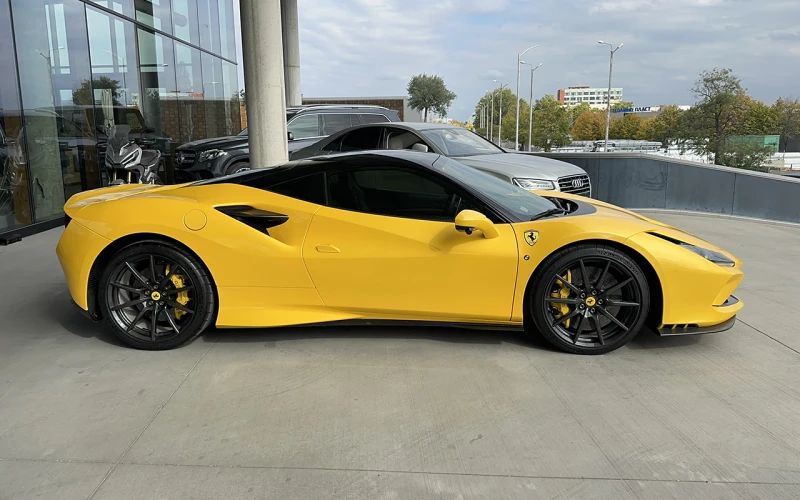 Ferrari F8 Trubiuto, снимка 3 - Автомобили и джипове - 52142985