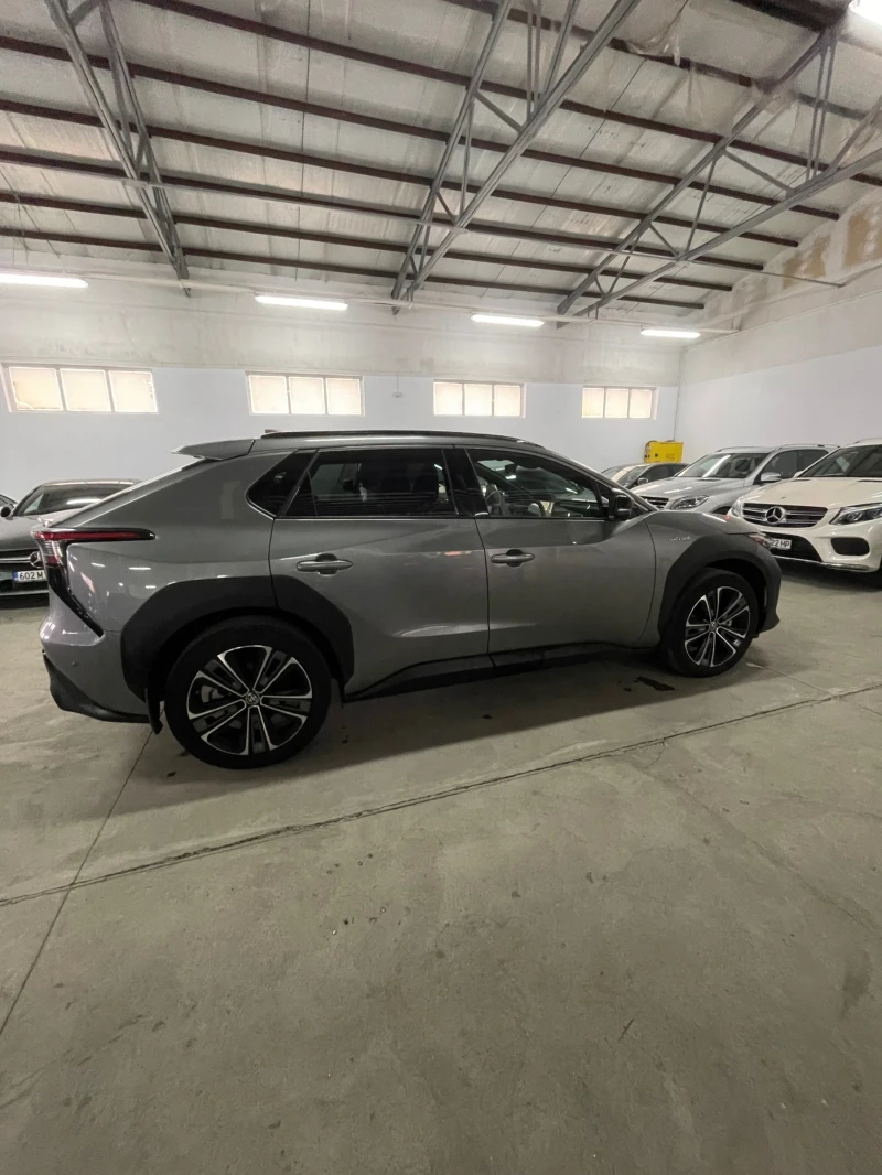 Toyota bZ4X BEV/218HP/360/JBL/Обдух/Led/Kless/4x4/ГАРАНЦИЯ!!!, снимка 7 - Автомобили и джипове - 52713337