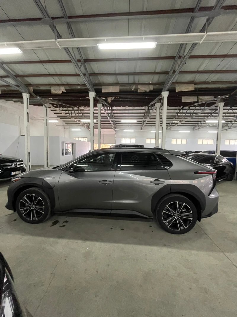 Toyota bZ4X BEV/218HP/360/JBL/Обдух/Led/Kless/4x4/ГАРАНЦИЯ!!!, снимка 8 - Автомобили и джипове - 52713337