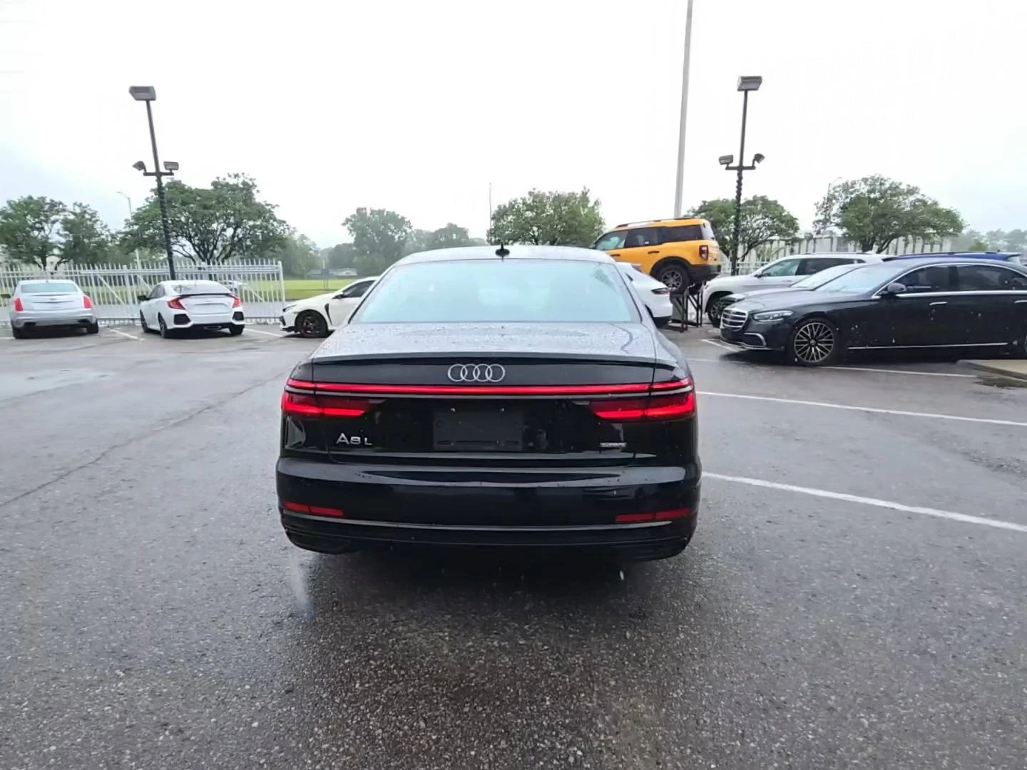 Audi A8 4.0T* BLACK OPTIC* DISTRO* МАСАЖ* 360* ОБДУХ* B&O* - изображение 2