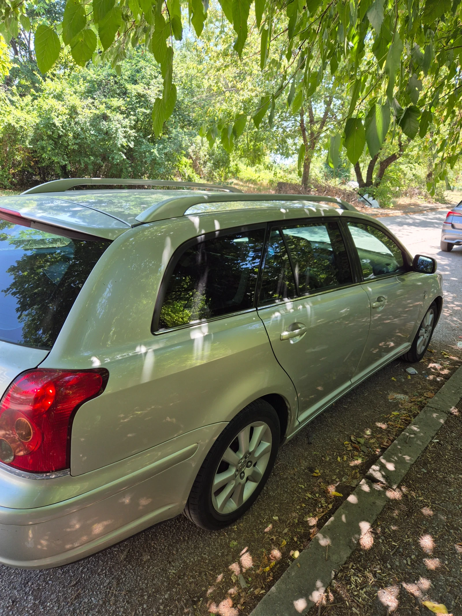 Toyota Avensis D4D  - изображение 4