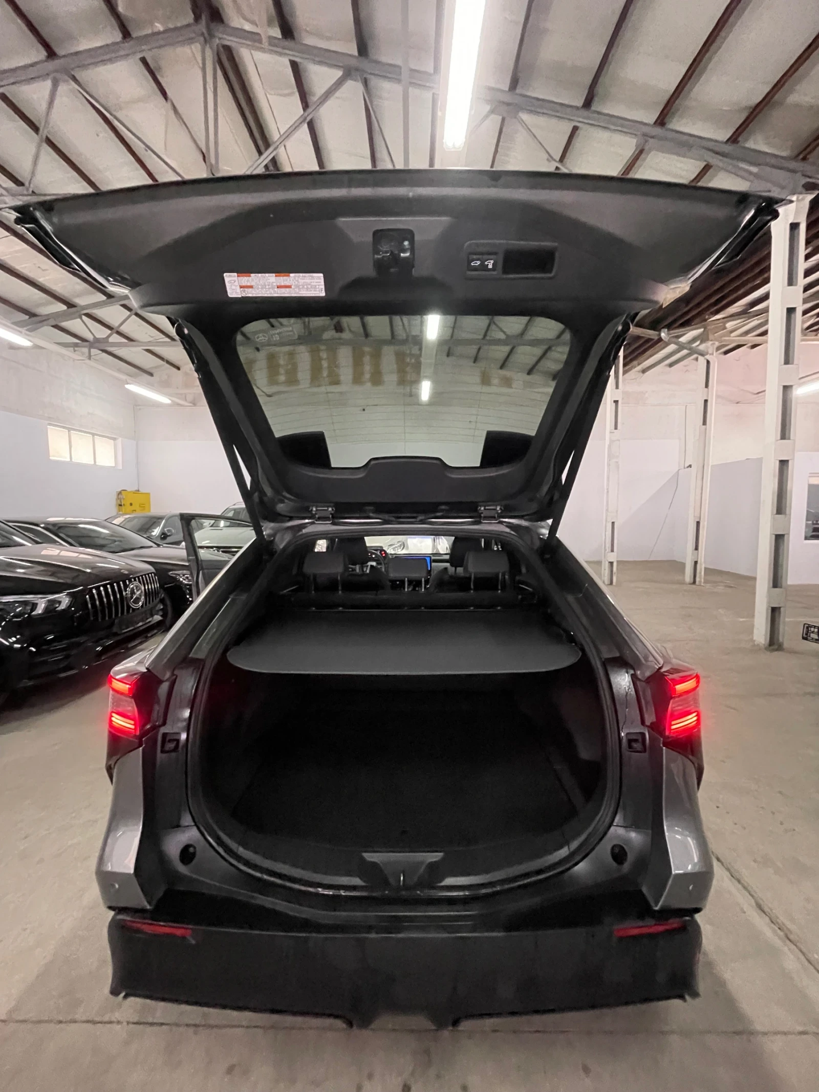 Toyota bZ4X BEV/218HP/360/JBL//Led/Kless/4x4/!!! | Mobile.bg   15