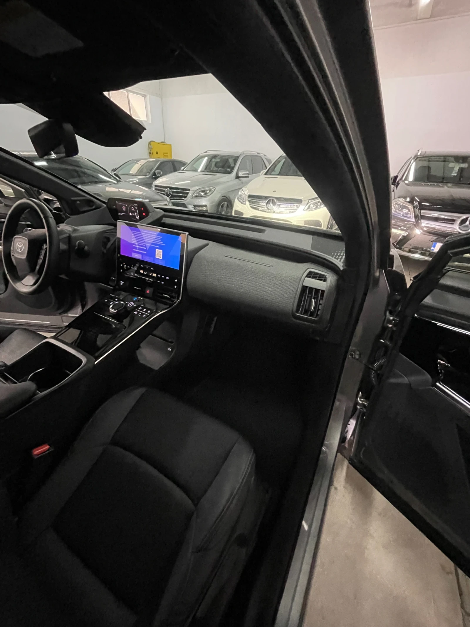 Toyota bZ4X BEV/218HP/360/JBL//Led/Kless/4x4/!!! | Mobile.bg   12