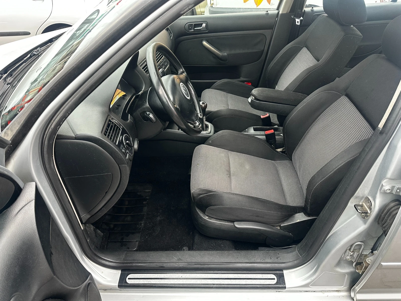 VW Bora 1.9tdi 101к.с - изображение 8