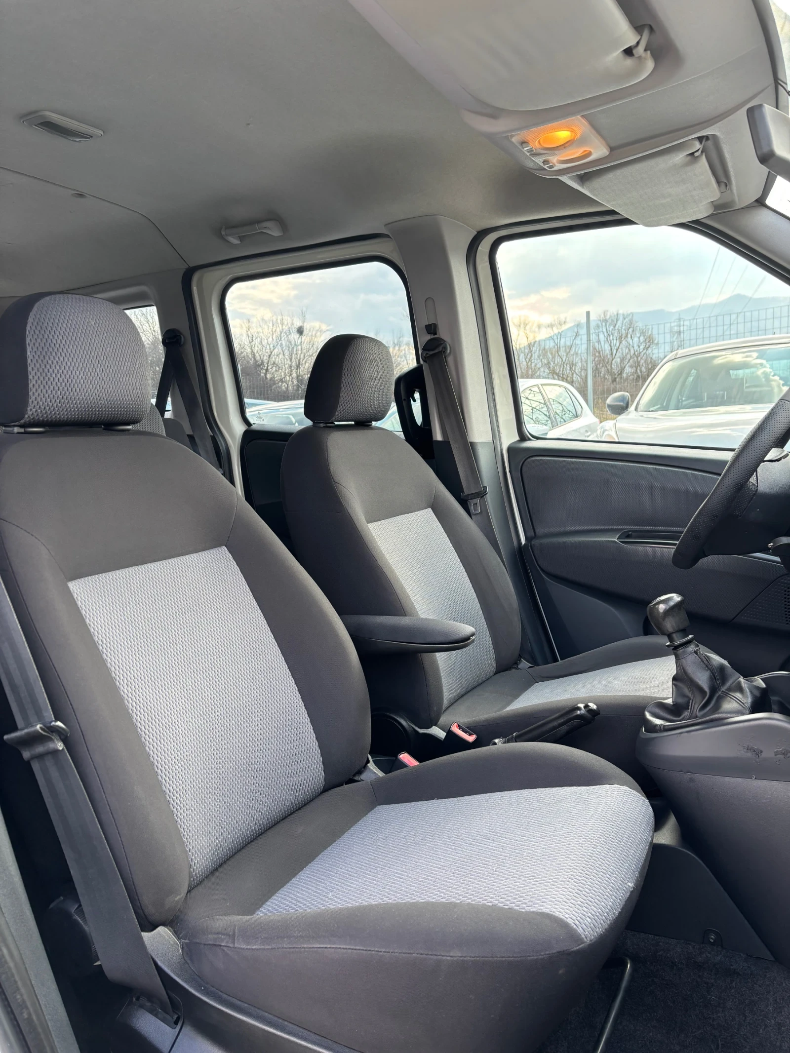 Fiat Doblo 1.6 105 коня/Италия, снимка 9 - Автомобили и джипове - 53723107