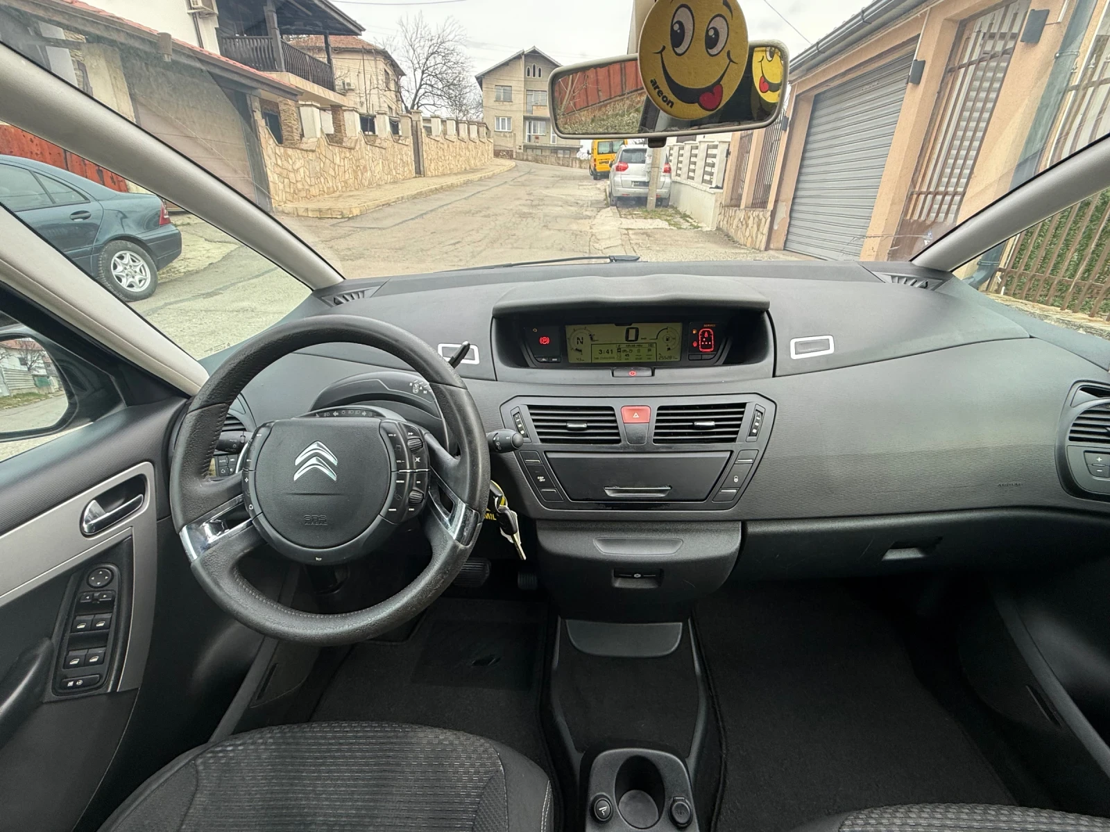 Citroen C4 Picasso 1.6HDI 112k.c. 7-Места Автоматик, снимка 10 - Автомобили и джипове - 53928287
