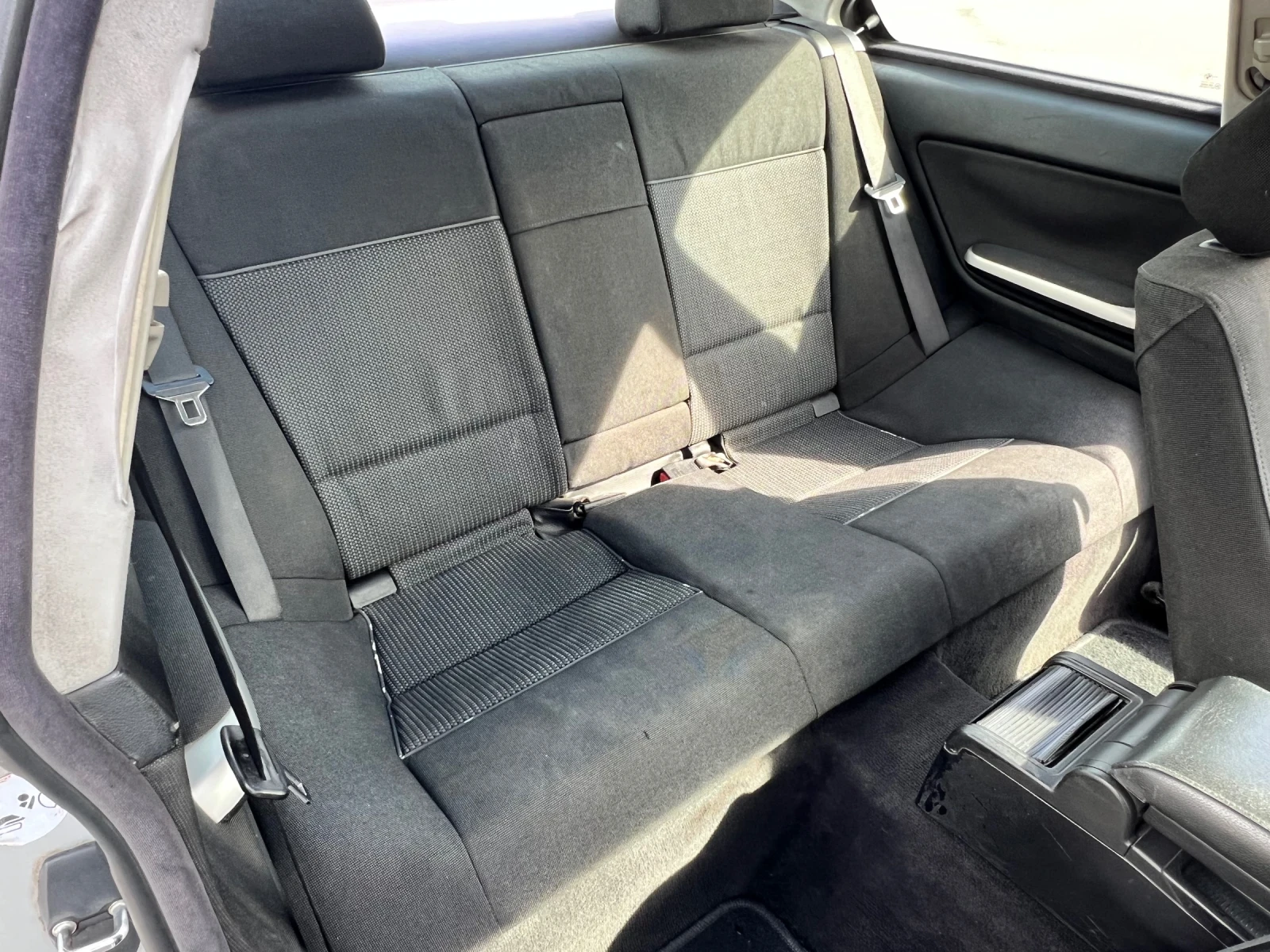 BMW 330 Cd РЪЧКА, снимка 12 - Автомобили и джипове - 54036305