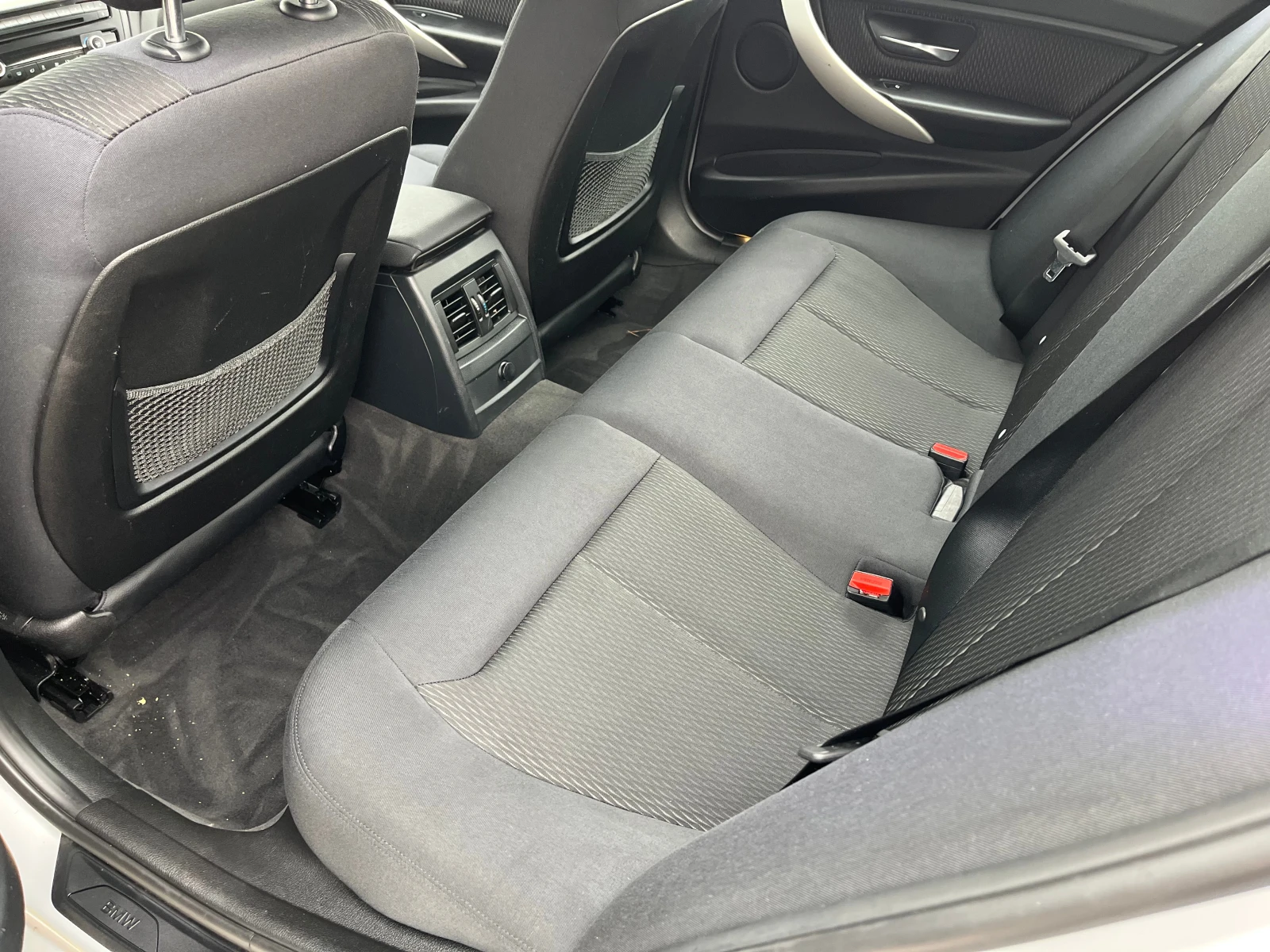 BMW 318 D, снимка 9 - Автомобили и джипове - 54146060