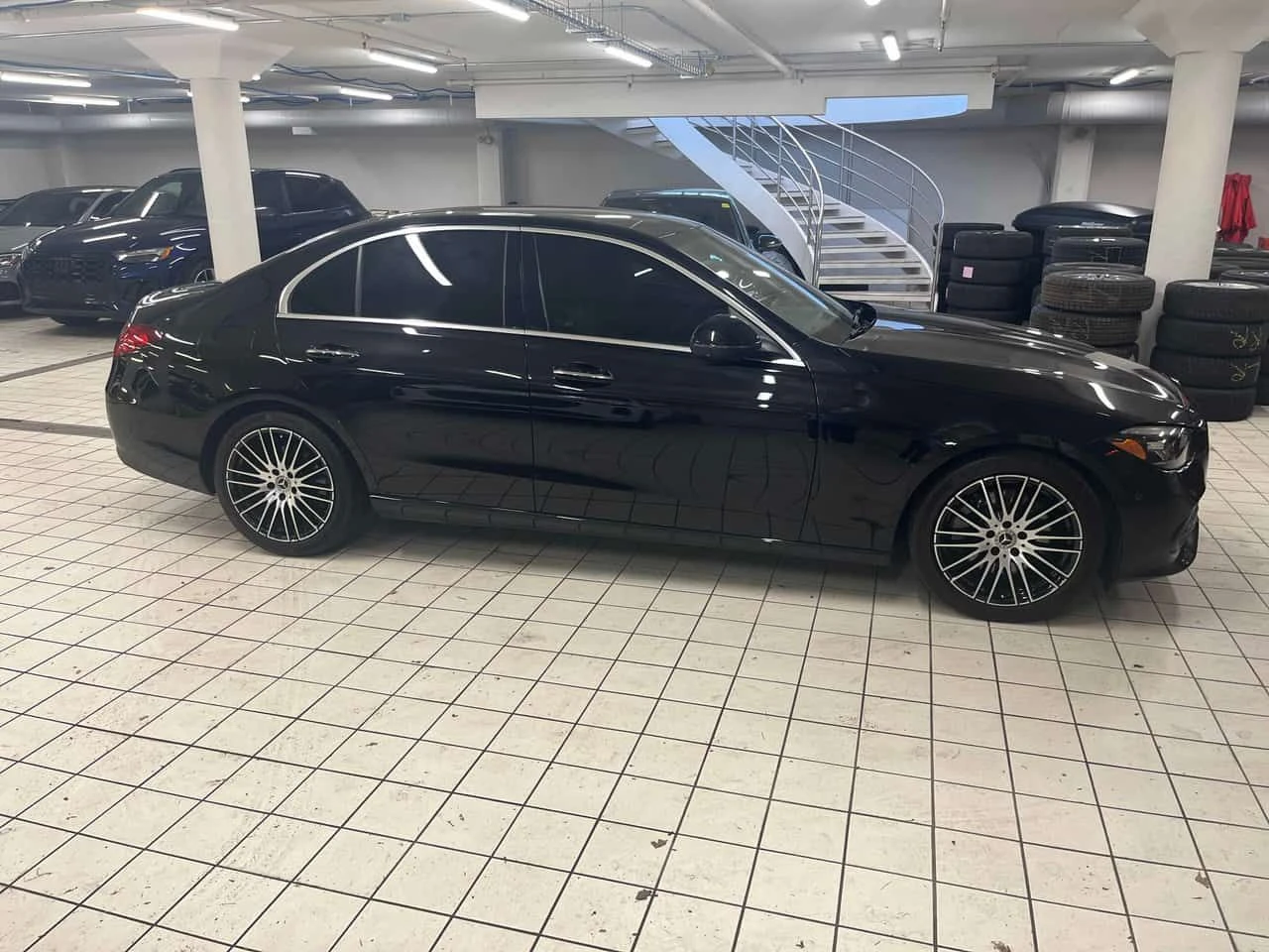 Mercedes-Benz C 300 4MATIC/ДИСТРОНИК/ПАНОРАМА/ПОДГРЕВИ/360/HUD, снимка 4 - Автомобили и джипове - 54623310