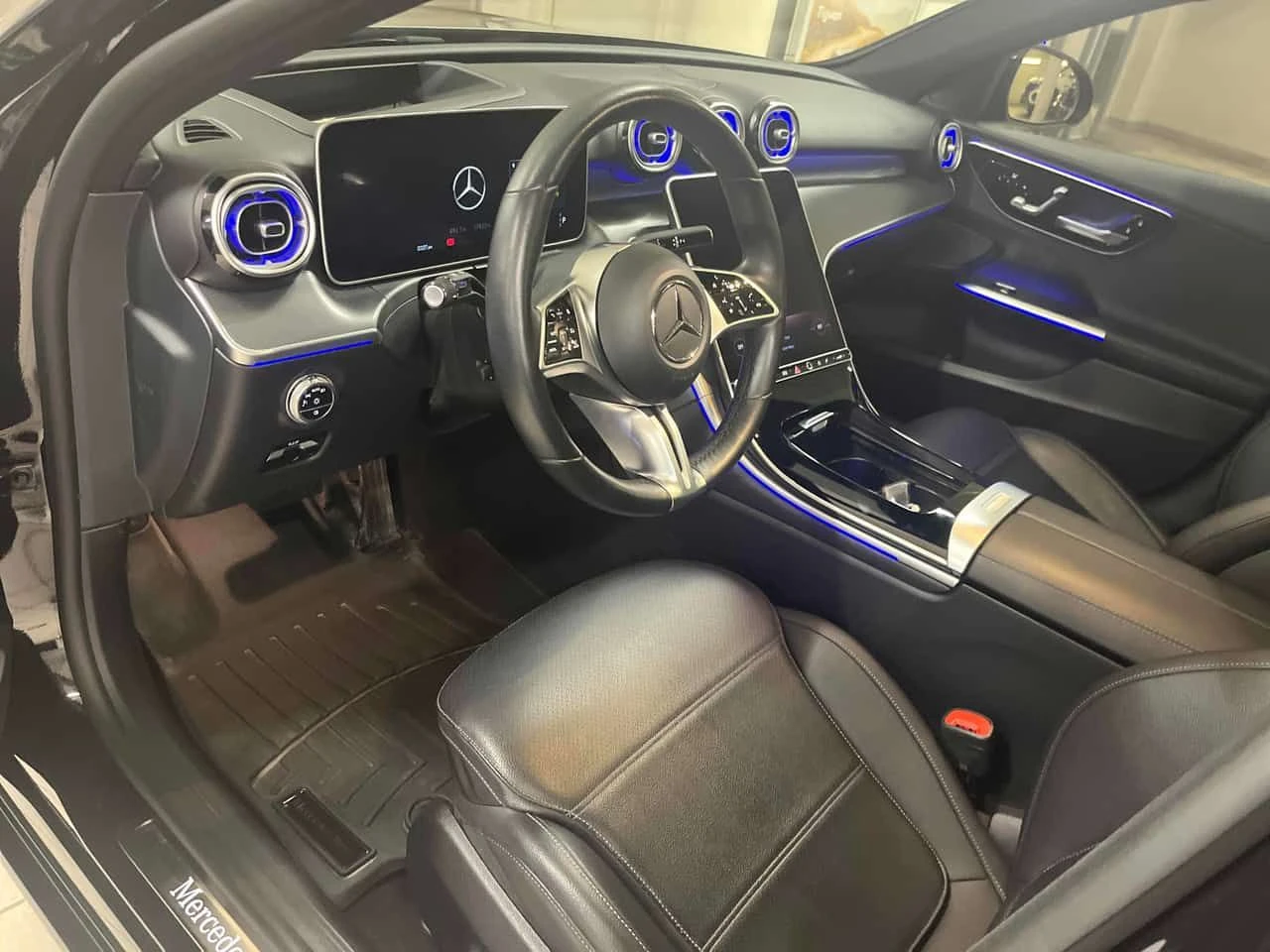 Mercedes-Benz C 300 4MATIC/ДИСТРОНИК/ПАНОРАМА/ПОДГРЕВИ/360/HUD, снимка 7 - Автомобили и джипове - 54623310