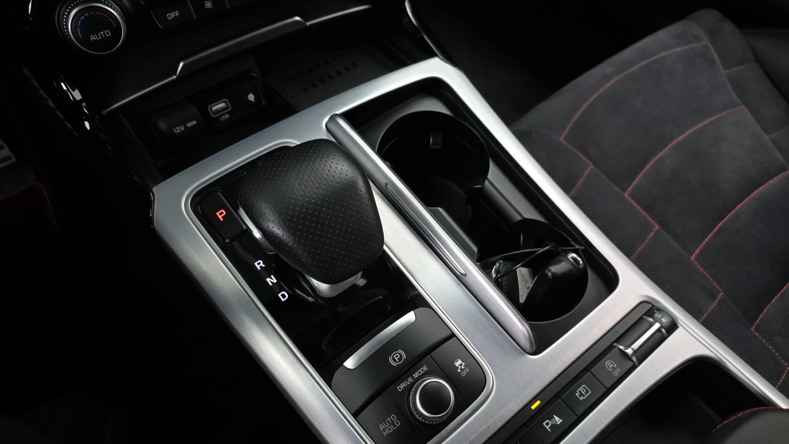 Kia Stinger * GT* AWD* MASTERS TURBO PACKAGE* , снимка 9 - Автомобили и джипове - 55528470
