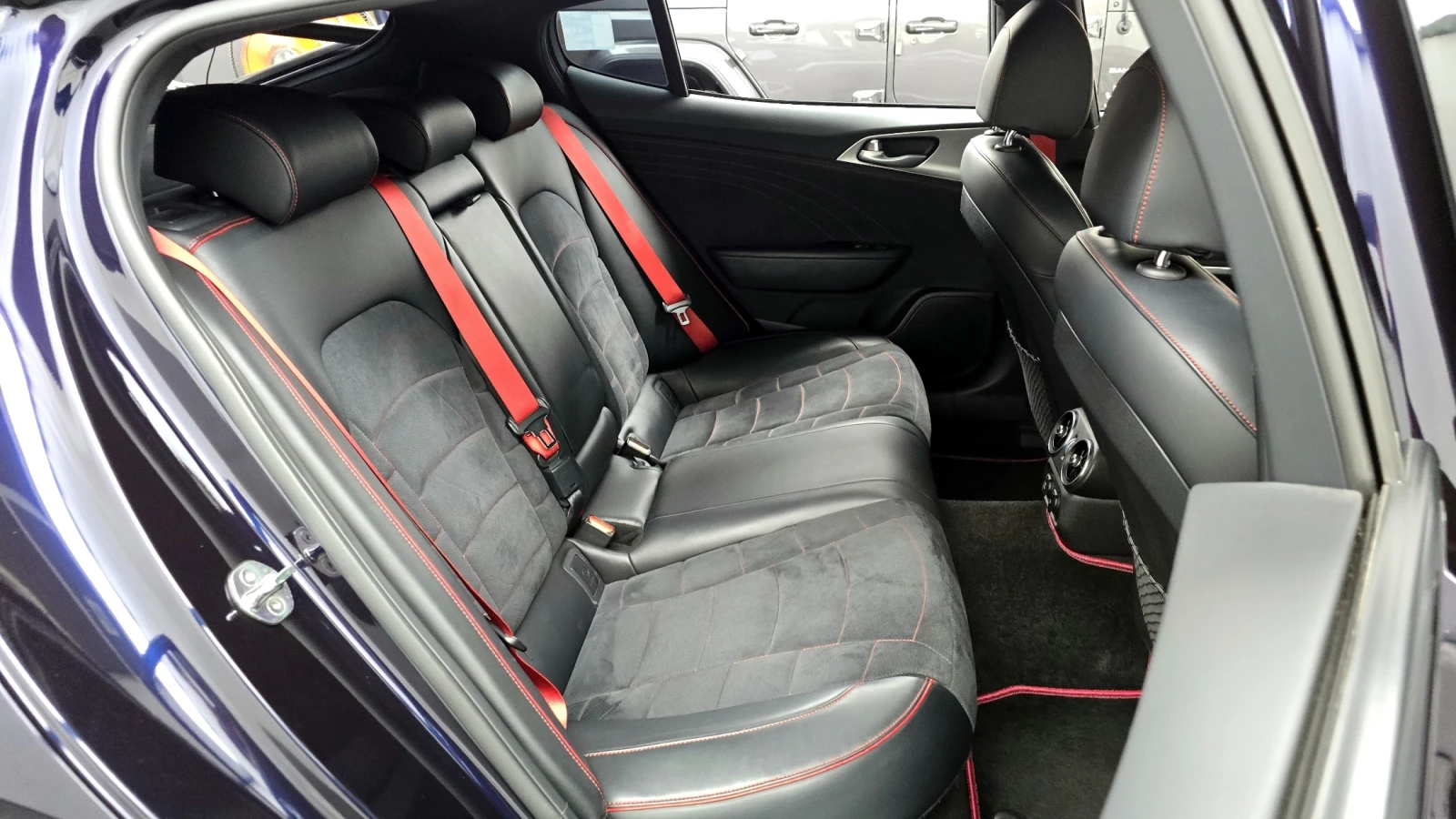 Kia Stinger * GT* AWD* MASTERS TURBO PACKAGE* , снимка 12 - Автомобили и джипове - 55528470