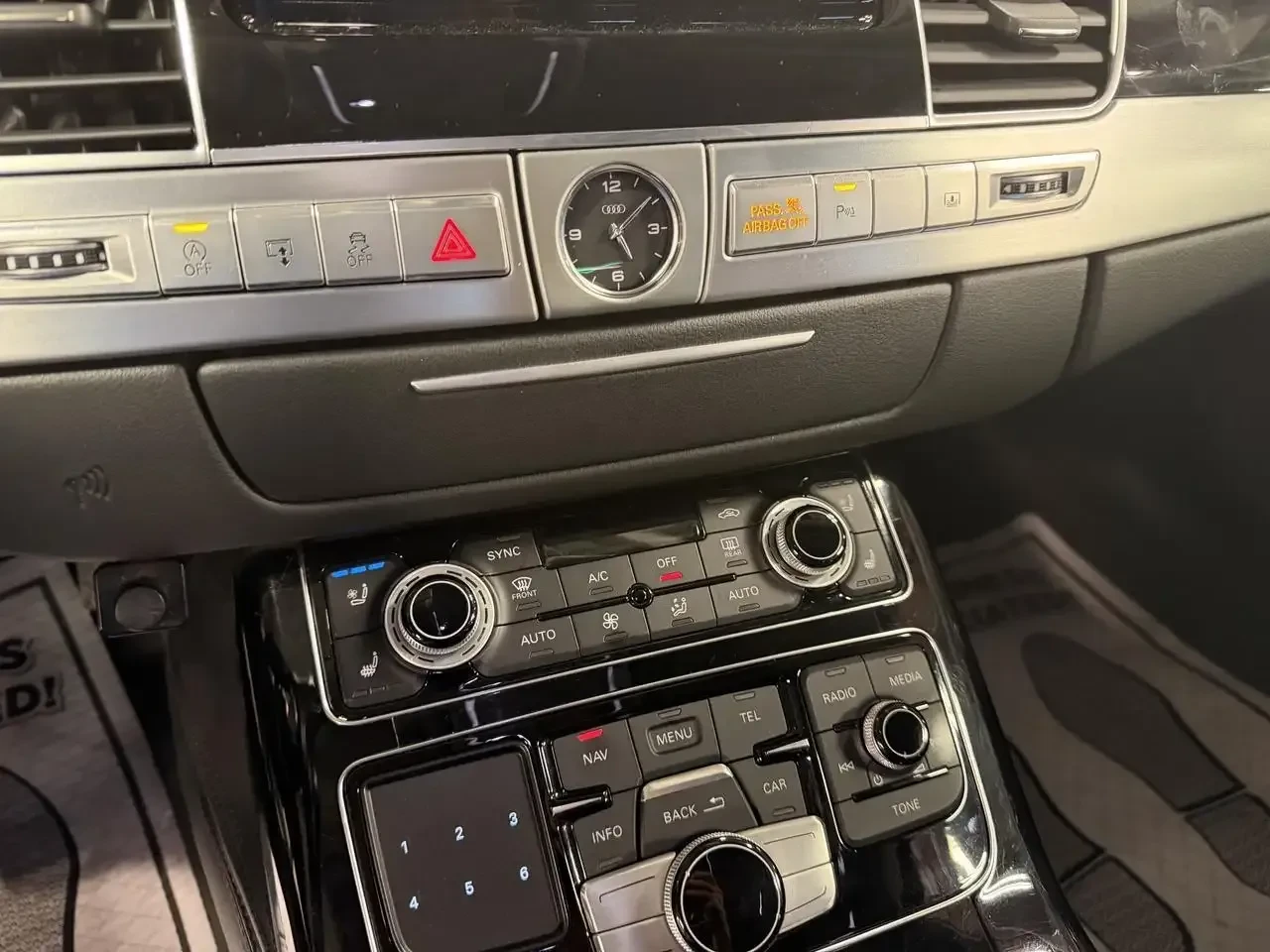 Audi A8 4.0T* V8* 450К.С+ * 360* HUD* ОБДУХ* ДИСТРОНИК, снимка 8 - Автомобили и джипове - 55769623