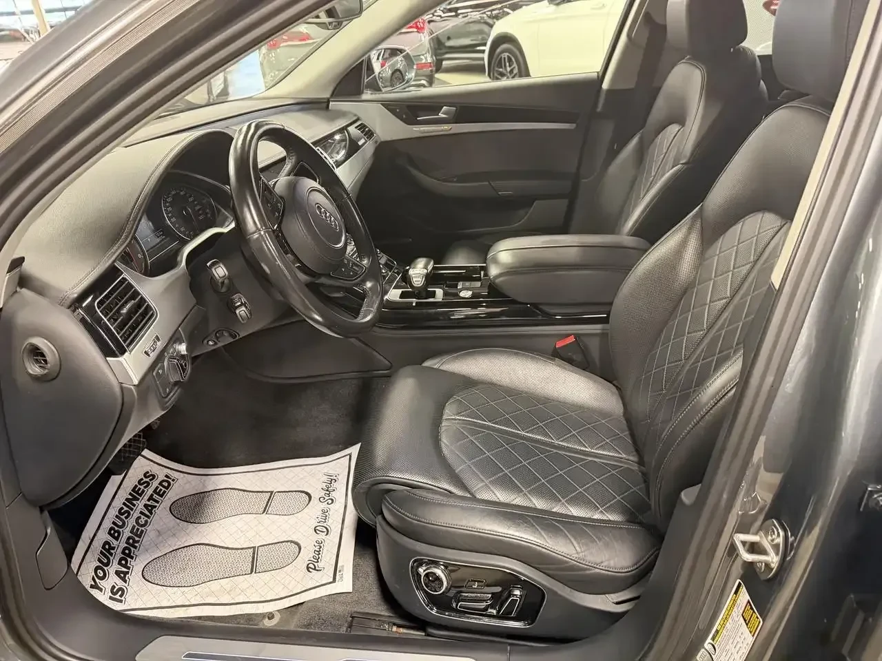 Audi A8 4.0T* V8* 450К.С+ * 360* HUD* ОБДУХ* ДИСТРОНИК, снимка 9 - Автомобили и джипове - 55769623