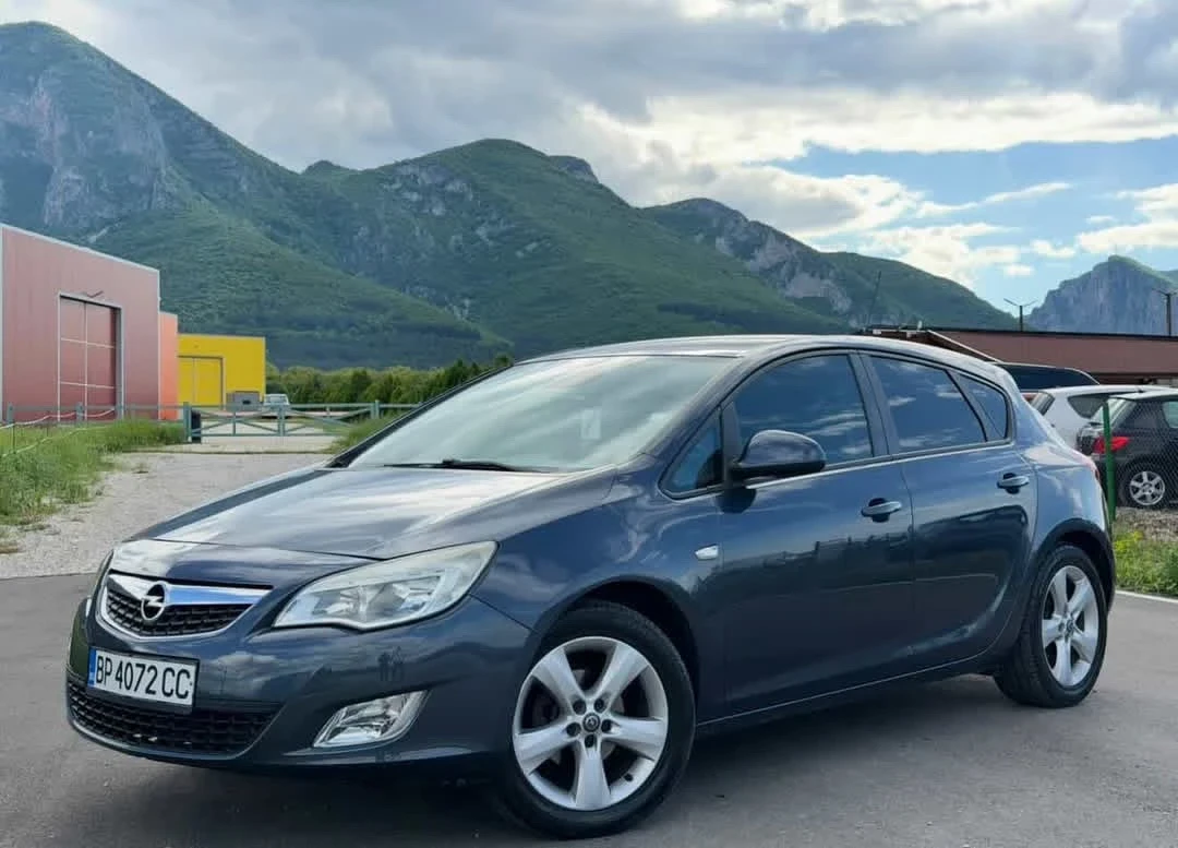 Opel Astra 1.4 , снимка 4 - Автомобили и джипове - 55996915