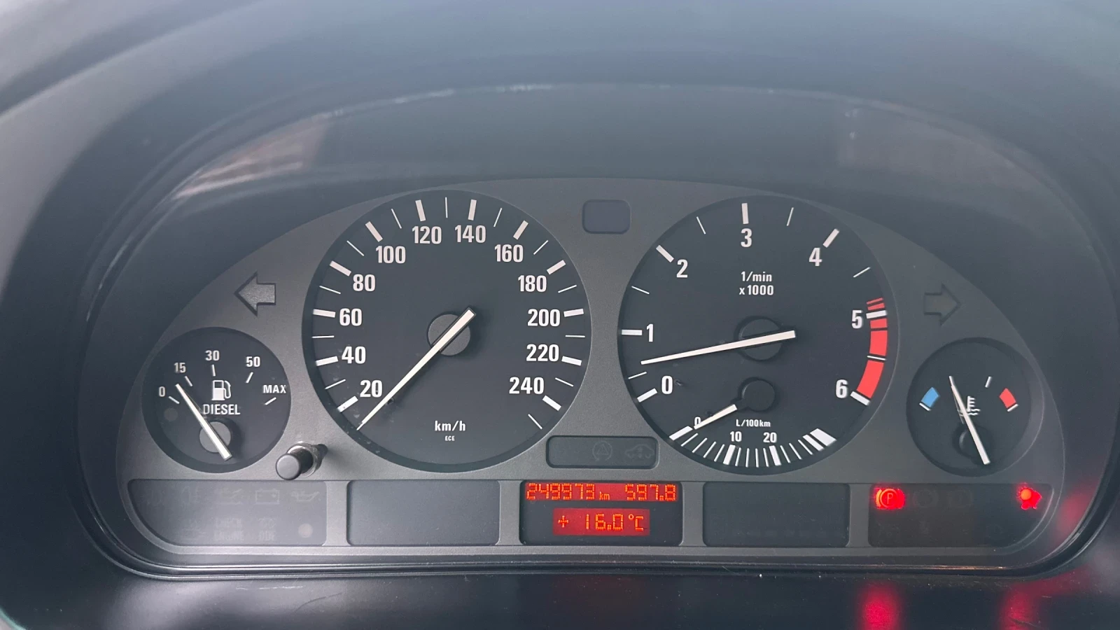 BMW 525 TDS, снимка 4 - Автомобили и джипове - 56582804
