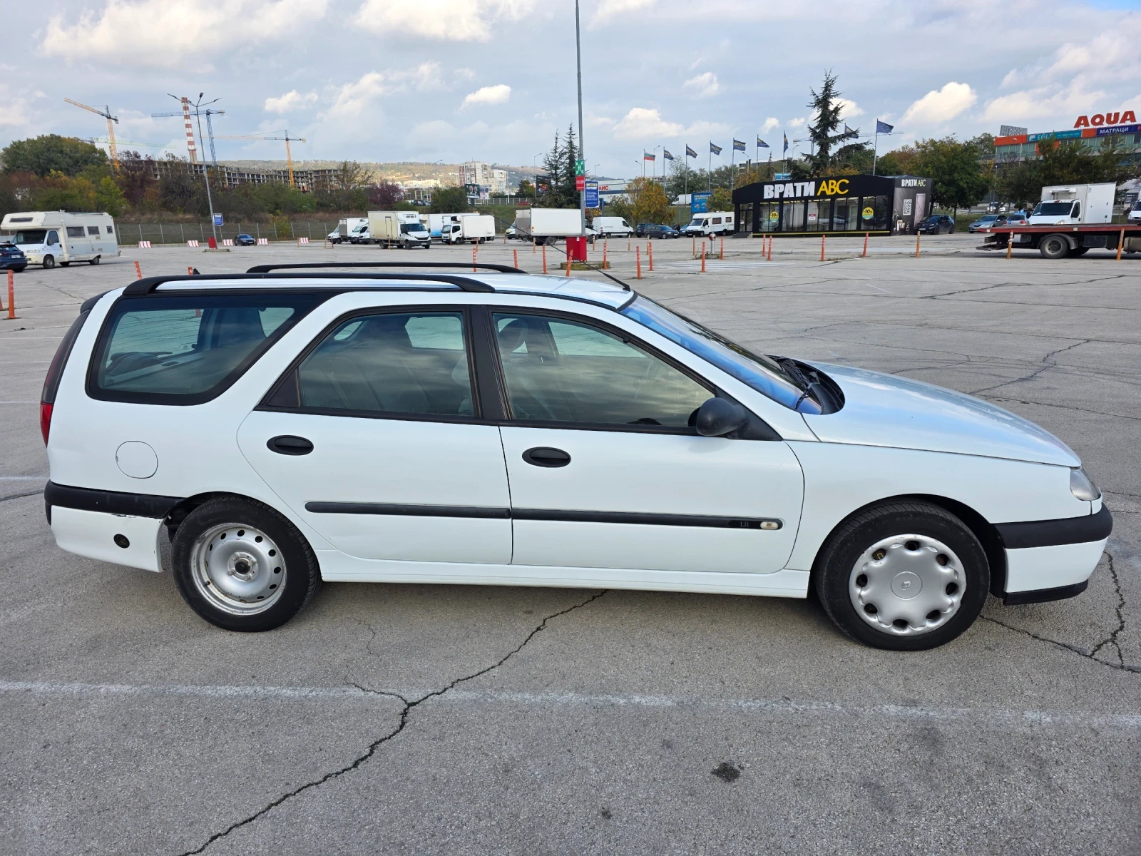 Renault Laguna 1, снимка 4 - Автомобили и джипове - 56747466