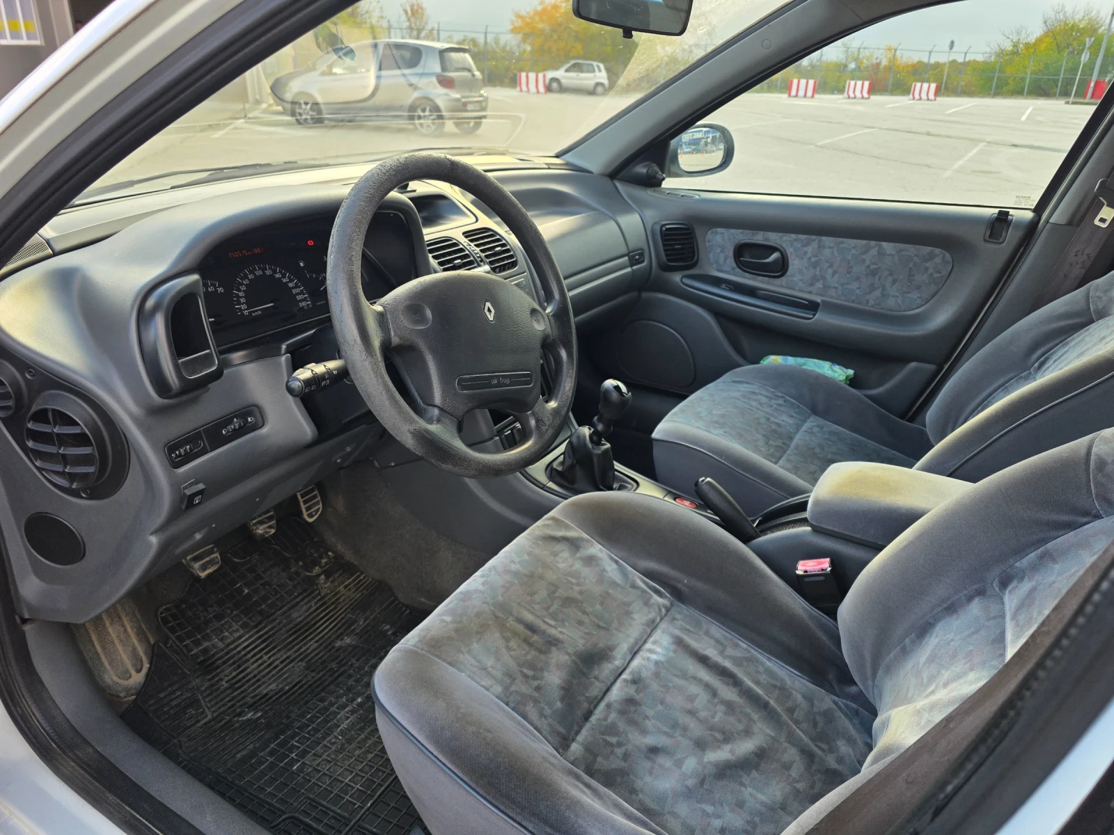 Renault Laguna 1, снимка 6 - Автомобили и джипове - 56747466