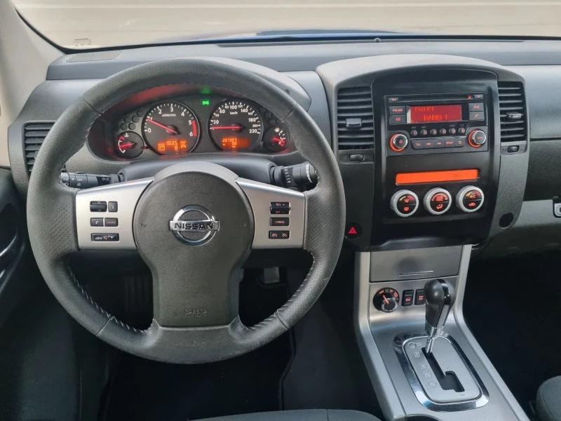 Nissan Navara 2.5D АВТОМАТ ШВЕЙЦАРИЯ, снимка 10 - Автомобили и джипове - 49592954