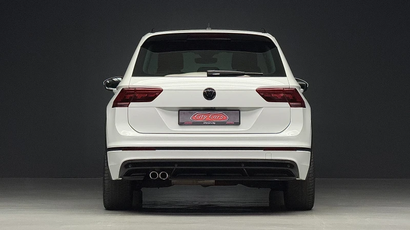 VW Tiguan R-Line* 190kc* 4x4* 360* Distronic* Dynaudio* Head, снимка 5 - Автомобили и джипове - 51293244