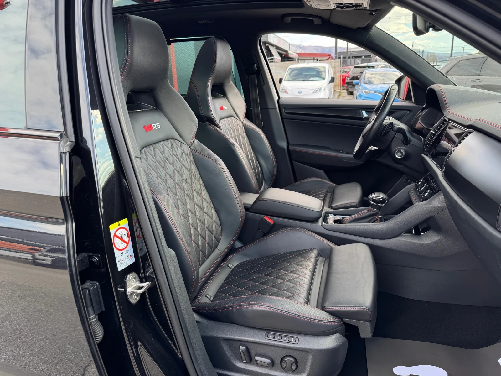 Skoda Kodiaq RS -2.0TSI-4X4-ОБДУХВАНЕ-ПАНОРАМА-ALCANTAR* UNIKAT, снимка 16 - Автомобили и джипове - 54127100
