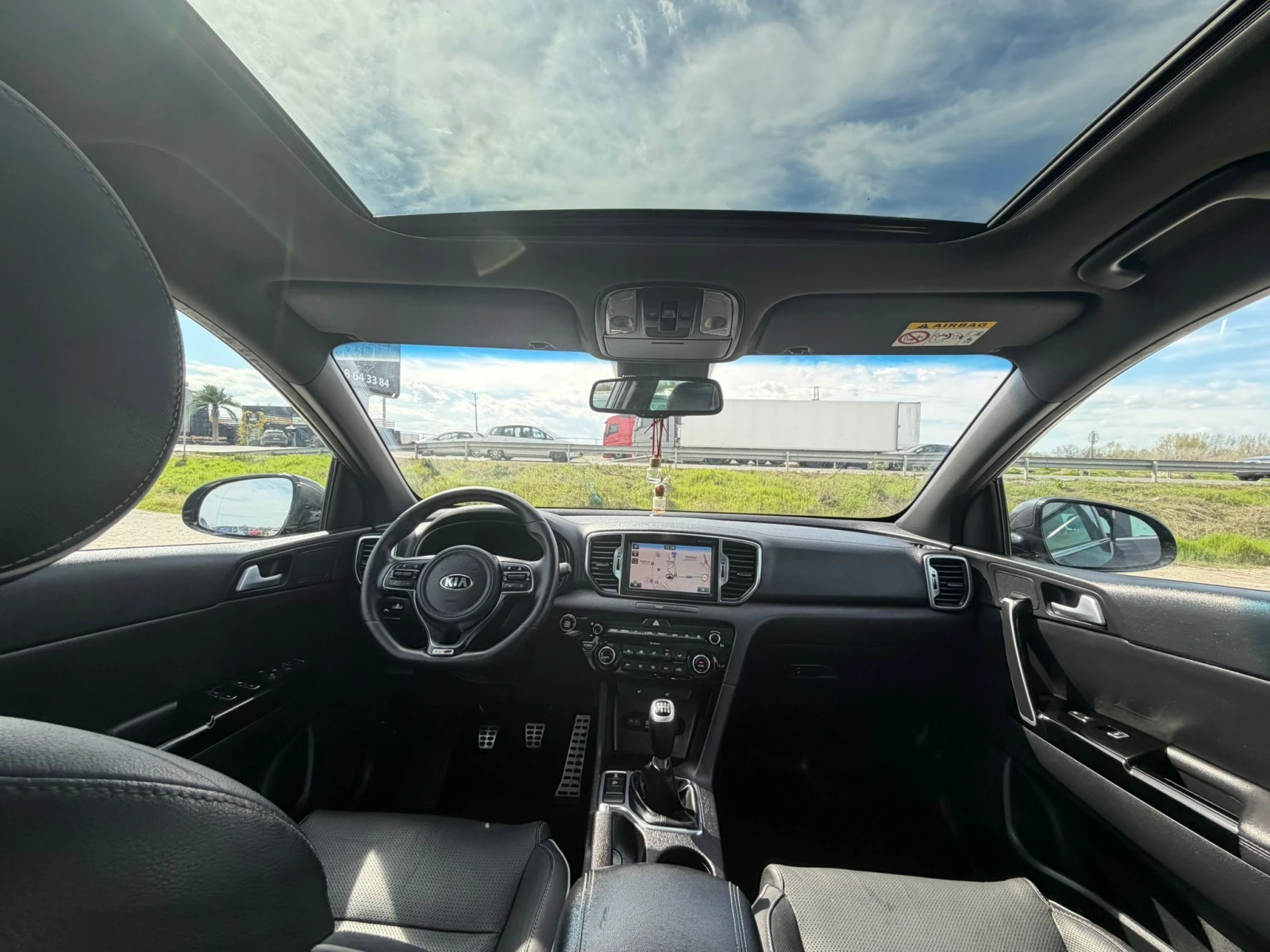 Kia Sportage 2.0 4X4 GT- LINE PRENIUM, снимка 15 - Автомобили и джипове - 54136301