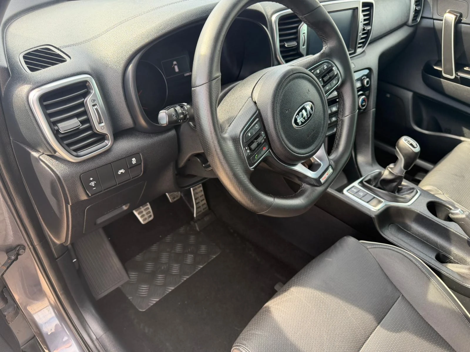 Kia Sportage 2.0 4X4 GT- LINE PRENIUM, снимка 10 - Автомобили и джипове - 54136301