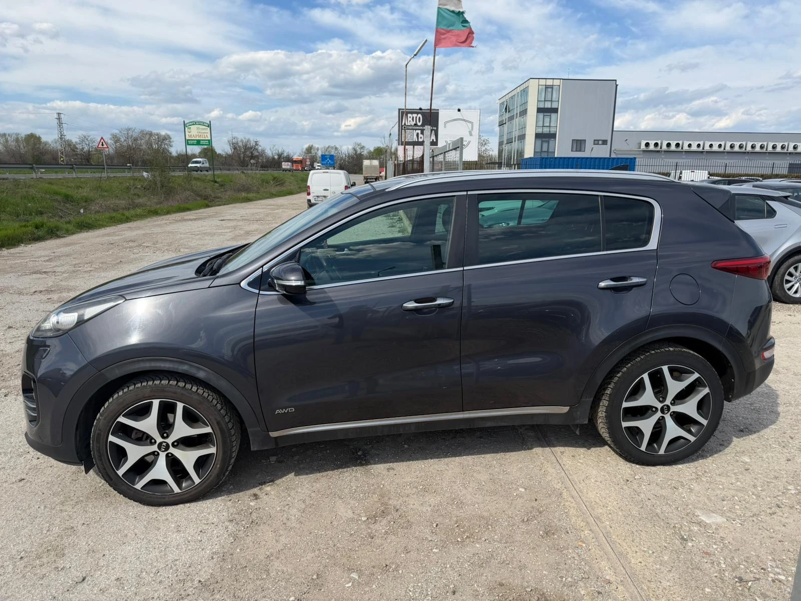 Kia Sportage 2.0 4X4 GT- LINE PRENIUM, снимка 8 - Автомобили и джипове - 54136301