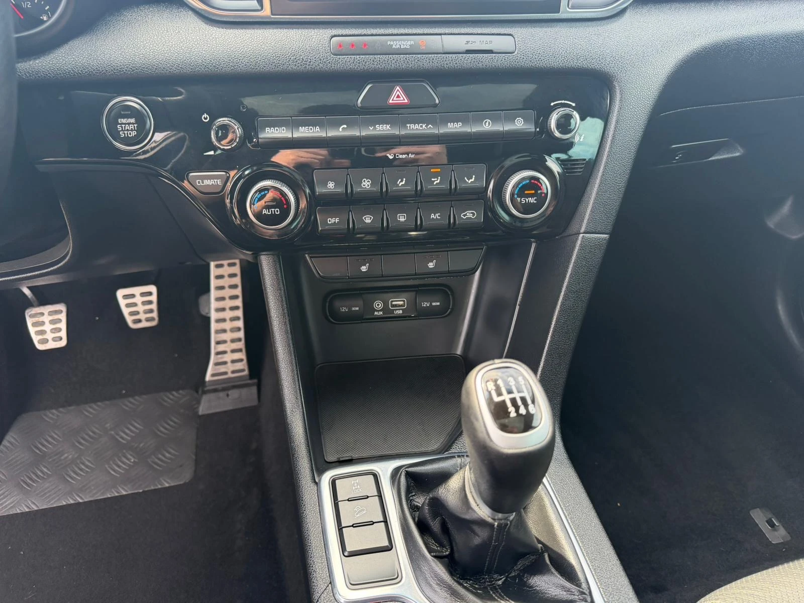 Kia Sportage 2.0 4X4 GT- LINE PRENIUM, снимка 11 - Автомобили и джипове - 54136301