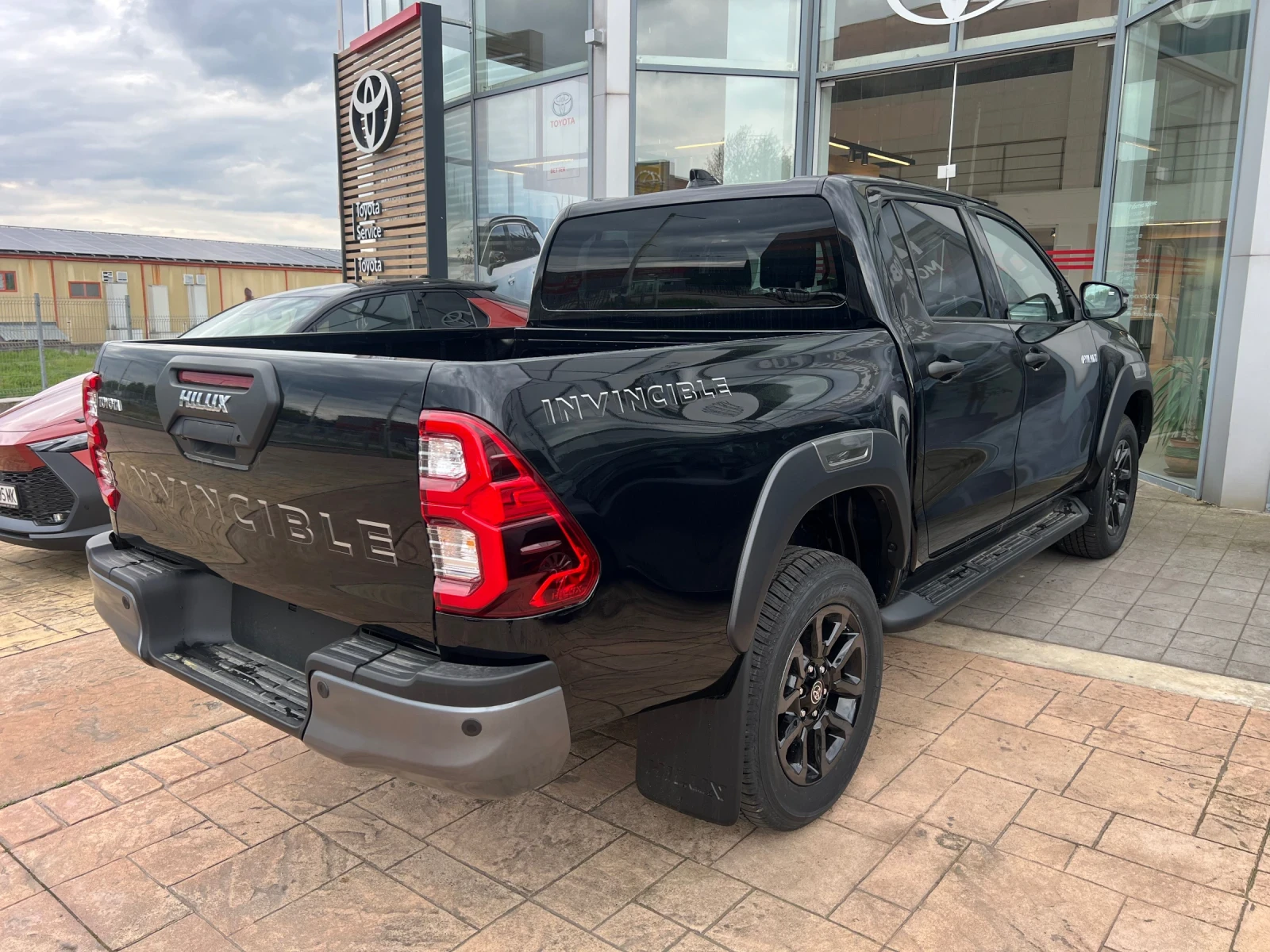 Toyota Hilux Invincible JBL Hybrid 48V, снимка 5 - Автомобили и джипове - 54424977
