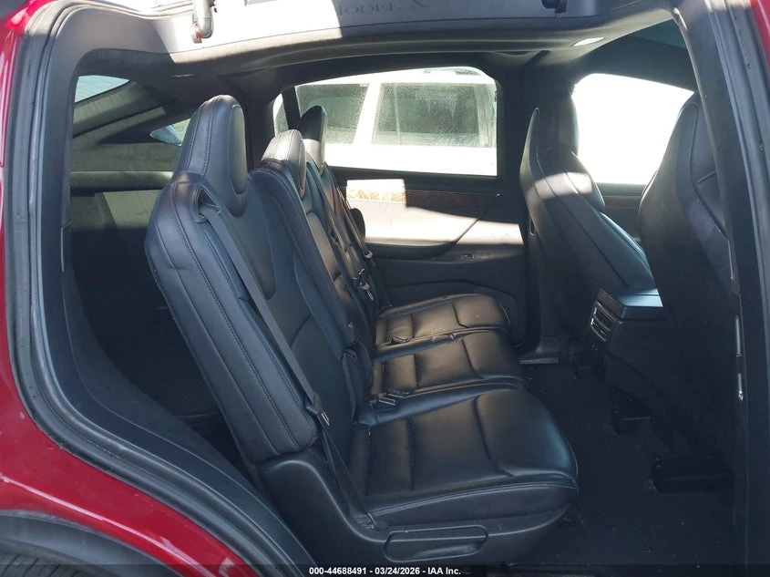 Tesla Model X 75D AWD, снимка 8 - Автомобили и джипове - 54459601