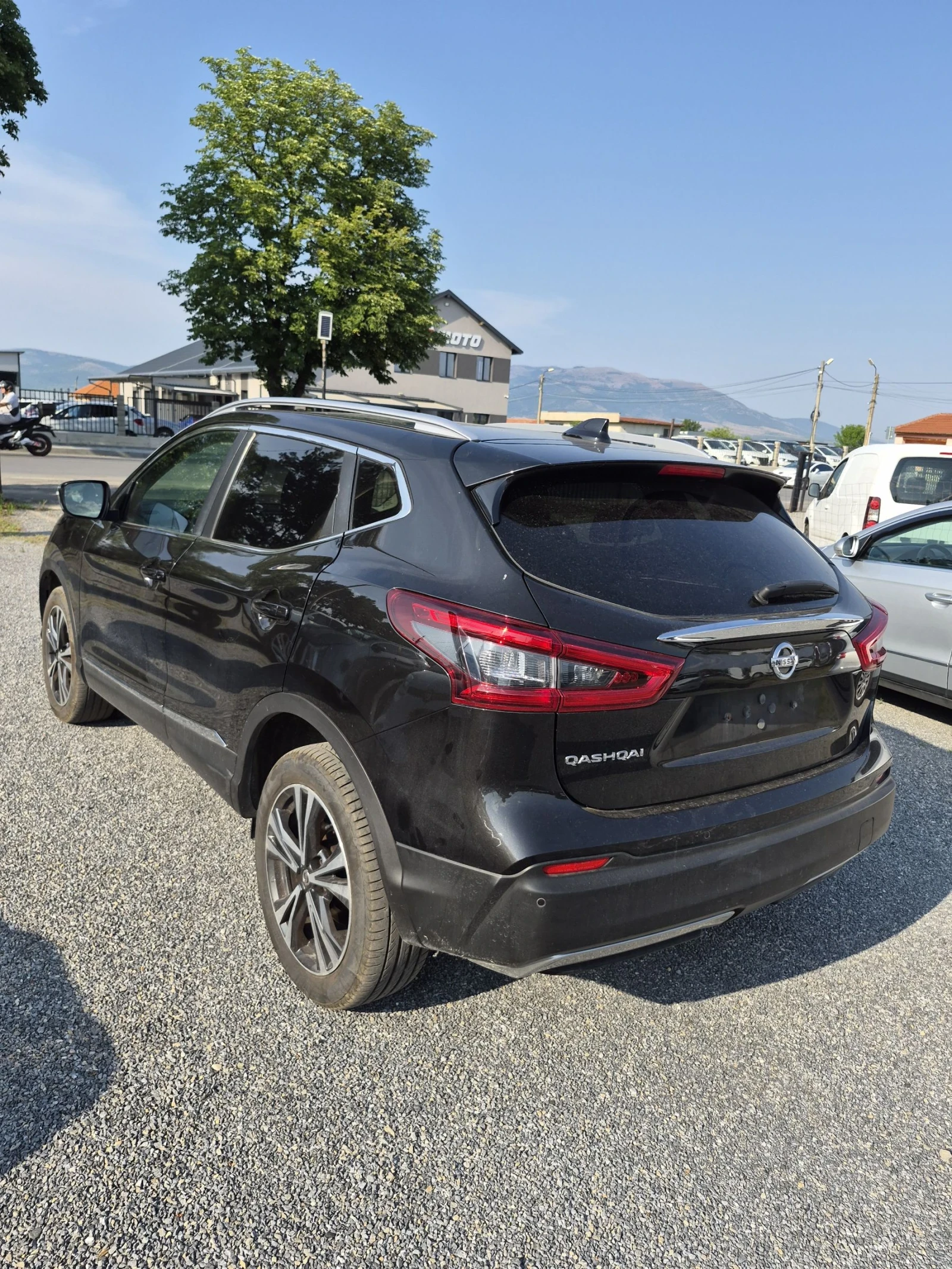 Nissan Qashqai 1.6 ГАЗ Tekna Evro 6, снимка 4 - Автомобили и джипове - 55417328