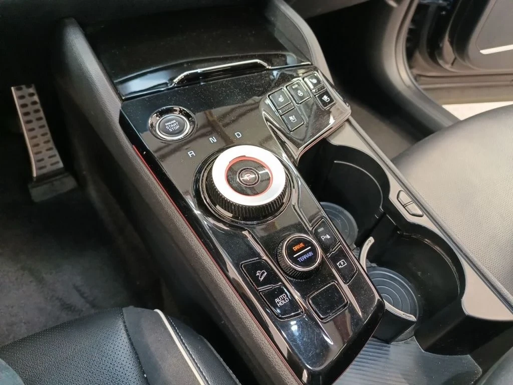 Kia Sportage HEV/Pano/AWD/VENTILATED/360, снимка 9 - Автомобили и джипове - 55982102