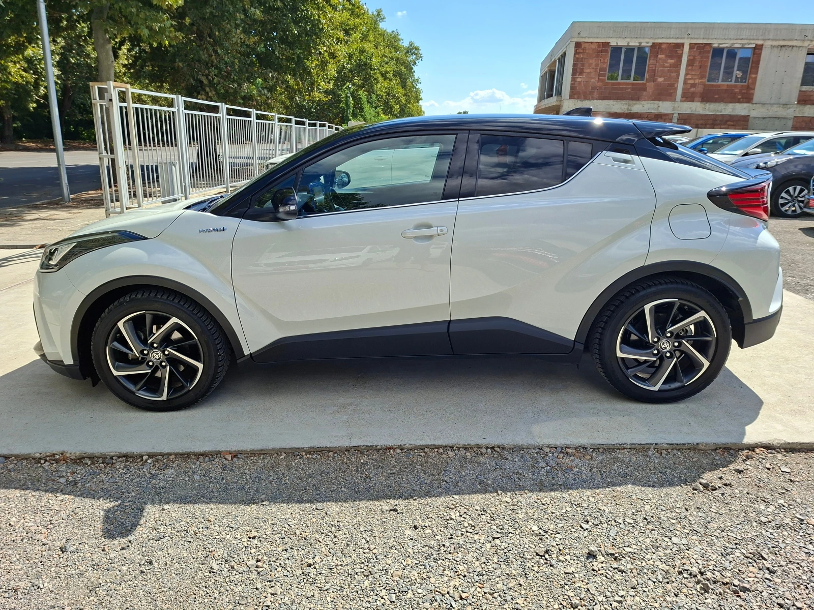 Toyota C-HR 2.0/184ks/HYBRID, снимка 4 - Автомобили и джипове - 56069793