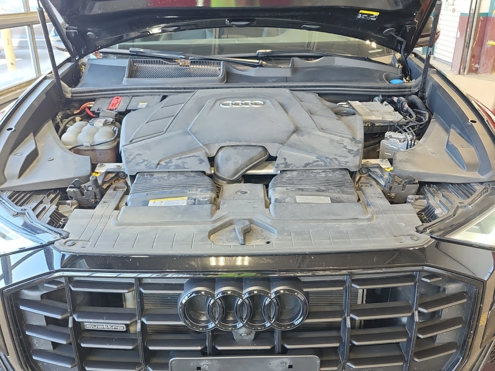 Audi Q8 55 Tfsi Quattro Progressiv, АВТОКРЕДИТ, снимка 16 - Автомобили и джипове - 56230680