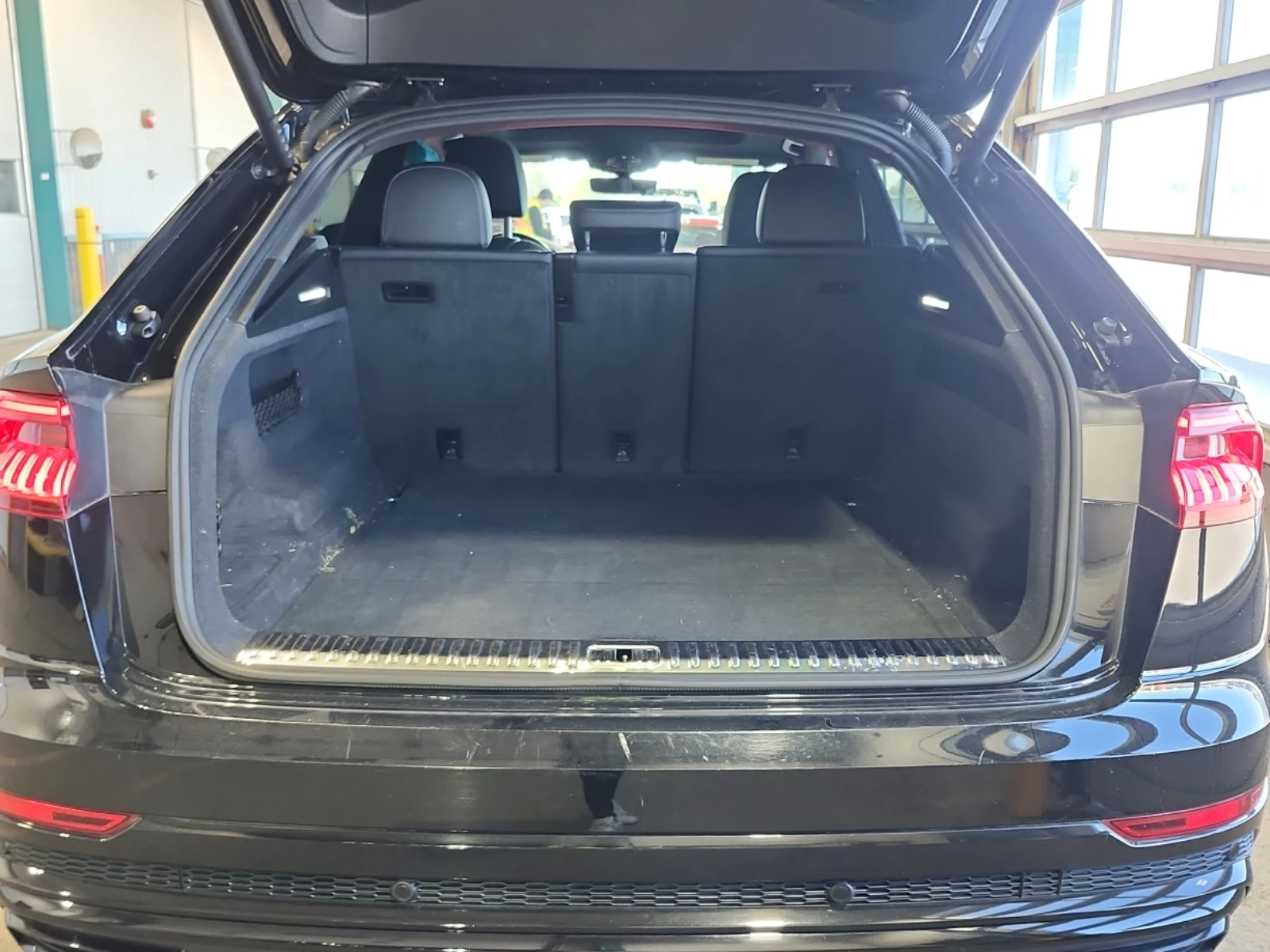 Audi Q8 55 Tfsi Quattro Progressiv, АВТОКРЕДИТ, снимка 14 - Автомобили и джипове - 56230680