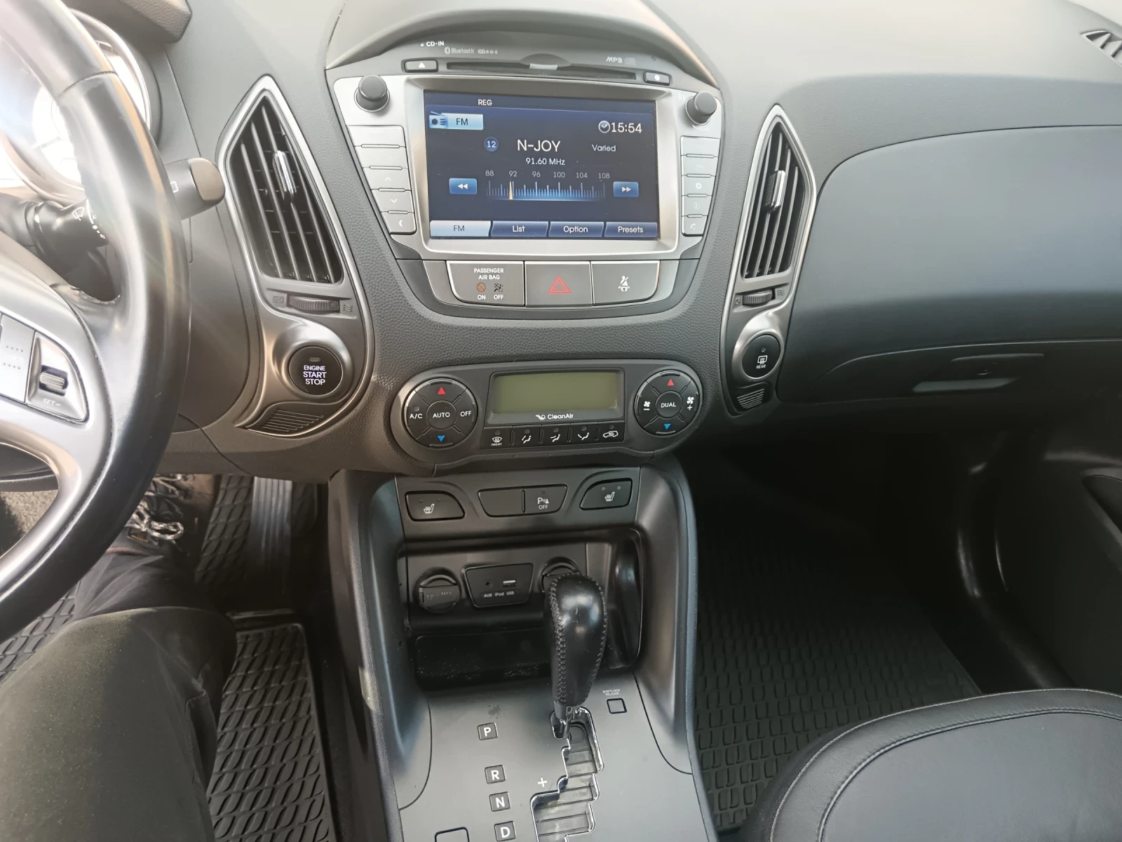 Hyundai IX35 2.0CRDI, снимка 13 - Автомобили и джипове - 56631982