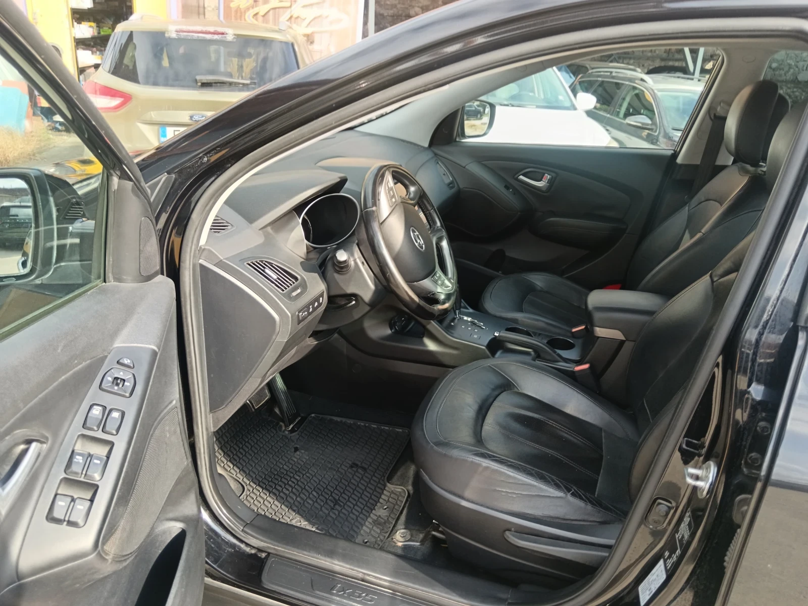 Hyundai IX35 2.0CRDI, снимка 11 - Автомобили и джипове - 56631982