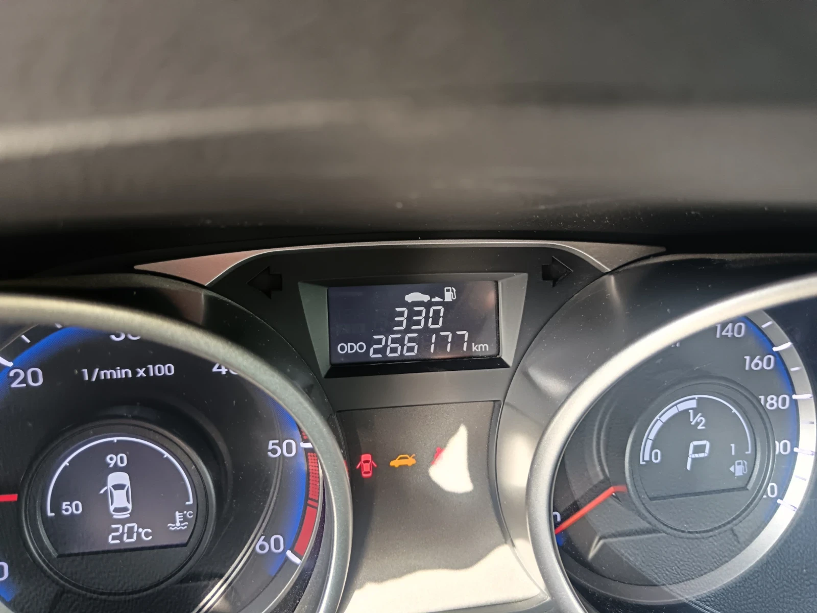 Hyundai IX35 2.0CRDI, снимка 12 - Автомобили и джипове - 56631982