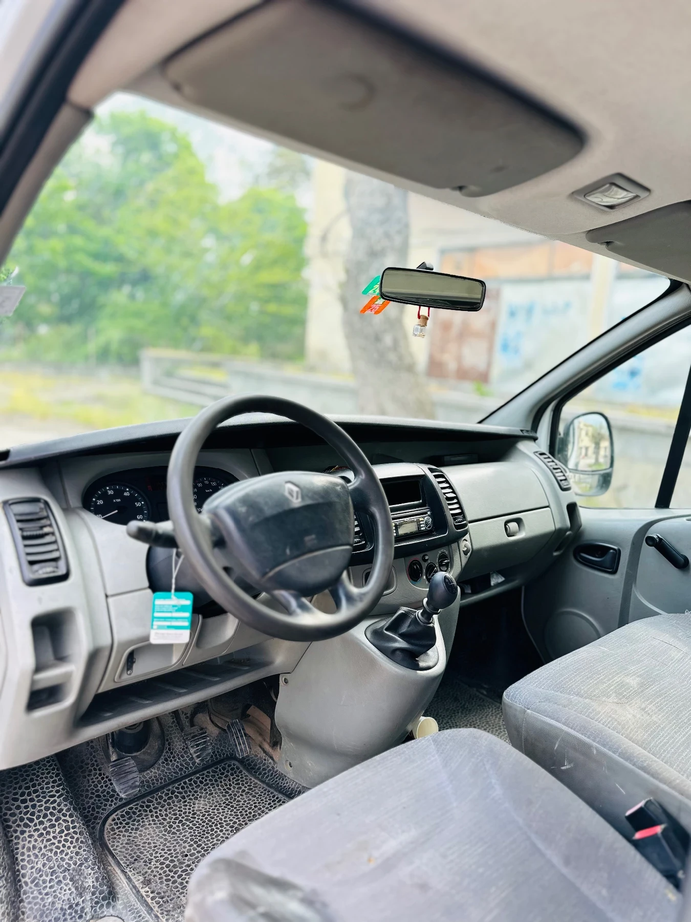 Renault Trafic 2.0DCI - изображение 6